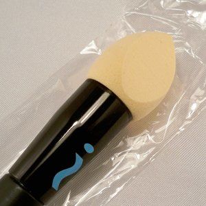 New SKINN Dimitri James Quality Cosmetic Makeup Dense Foam Brush